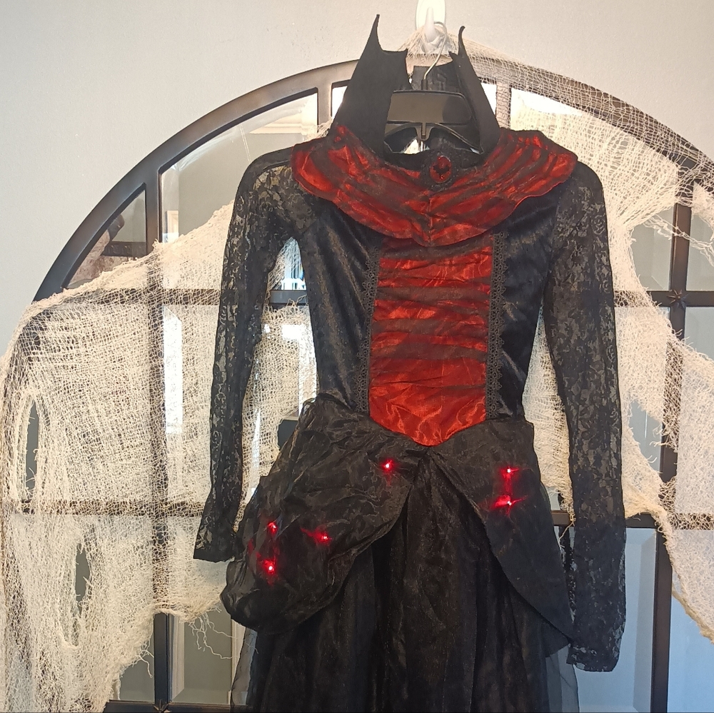 Light up lace vampire costume